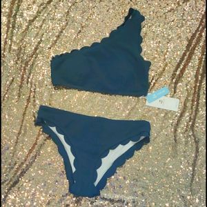 Cupshe scalloped swimsuit set